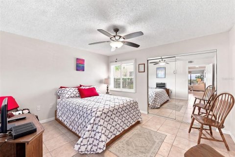 Condo in Cocoa Beach, Florida, 2 bedrooms  № 2267319 - photo 7