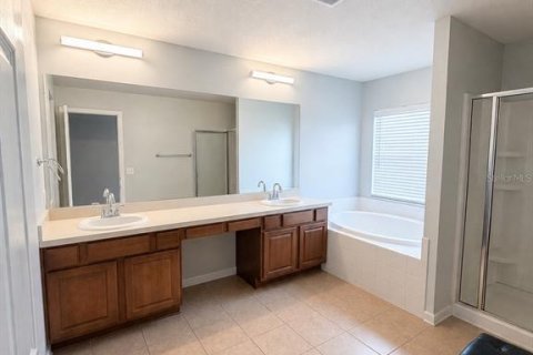 House in Parrish, Florida 4 bedrooms, 238.02 sq.m. № 2321288 - photo 28