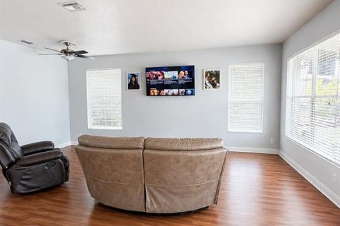 House in Parrish, Florida 4 bedrooms, 238.02 sq.m. № 2321288 - photo 5