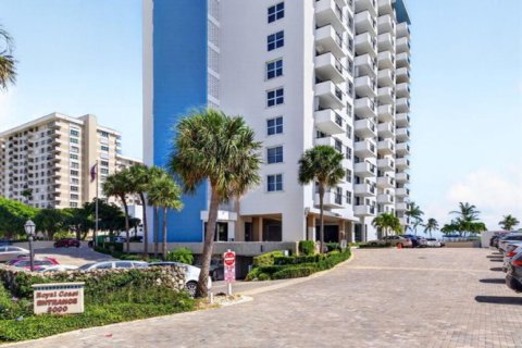 Copropriété à vendre à Lauderdale-by-the-Sea, Floride: 2 chambres, 107.02 m2 № 2435466 - photo 2