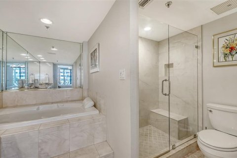 Condo in Longboat Key, Florida, 3 bedrooms  № 2093127 - photo 22
