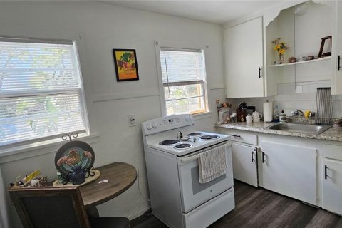 House in Saint Petersburg, Florida 1 bedroom, 49.05 sq.m. № 1903289 - photo 9