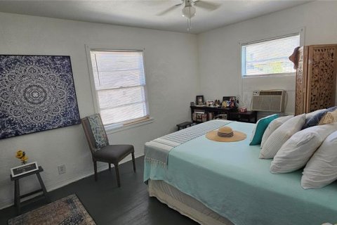 House in Saint Petersburg, Florida 1 bedroom, 49.05 sq.m. № 1903289 - photo 7