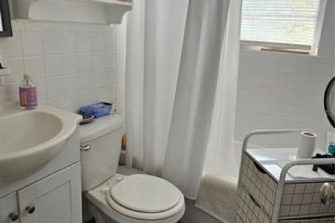 House in Saint Petersburg, Florida 1 bedroom, 49.05 sq.m. № 1903289 - photo 8