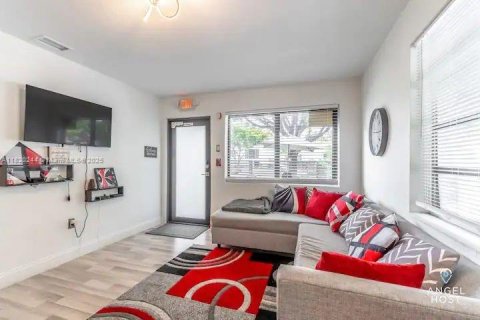Immobilier commercial à vendre à Miami, Floride: 215.53 m2 № 1937481 - photo 13