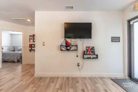 Immobilier commercial à vendre à Miami, Floride: 215.53 m2 № 1937481 - photo 14