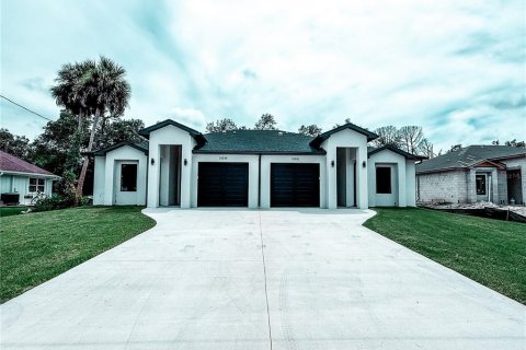 Commercial property in Port Charlotte, Florida 6 bedrooms, 222.59 sq.m. № 1916064 - photo 20