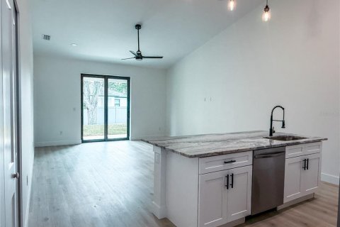 Commercial property in Port Charlotte, Florida 6 bedrooms, 222.59 sq.m. № 1916064 - photo 3