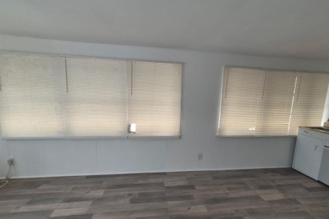 Immobilier commercial à vendre à West Palm Beach, Floride: 116.13 m2 № 2250392 - photo 17