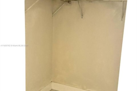 Villa ou maison à louer à Hollywood, Floride: 3 chambres № 1957029 - photo 9