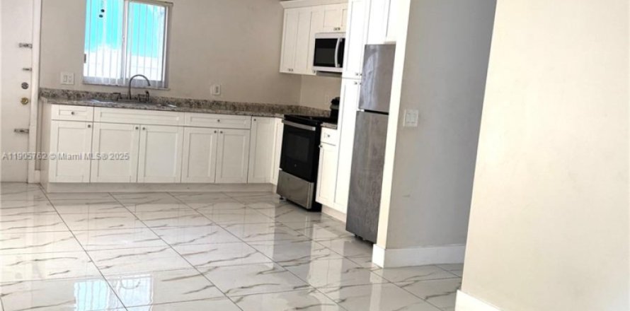 Villa ou maison à Hollywood, Floride 3 chambres № 1957029