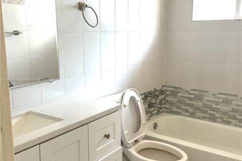 Villa ou maison à louer à Hollywood, Floride: 3 chambres № 1957029 - photo 10