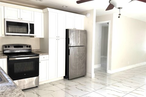 Villa ou maison à louer à Hollywood, Floride: 3 chambres № 1957029 - photo 3