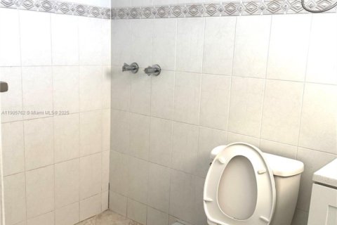 Villa ou maison à louer à Hollywood, Floride: 3 chambres № 1957029 - photo 7