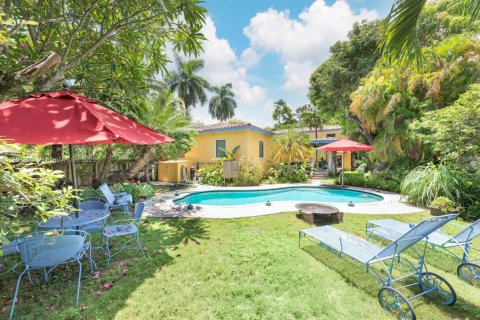 House in Biscayne Park, Florida 3 bedrooms, 130.34 sq.m. № 1872738 - photo 2