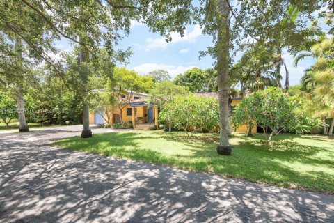 House in Biscayne Park, Florida 3 bedrooms, 130.34 sq.m. № 1872738 - photo 30