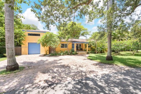 House in Biscayne Park, Florida 3 bedrooms, 130.34 sq.m. № 1872738 - photo 16