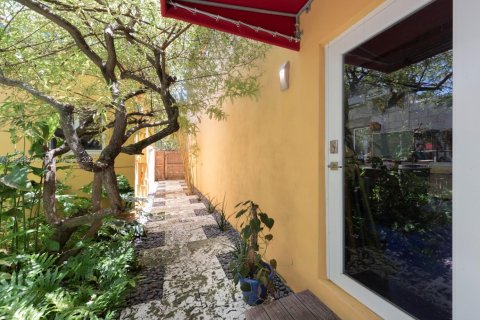 House in Biscayne Park, Florida 3 bedrooms, 130.34 sq.m. № 1872738 - photo 23