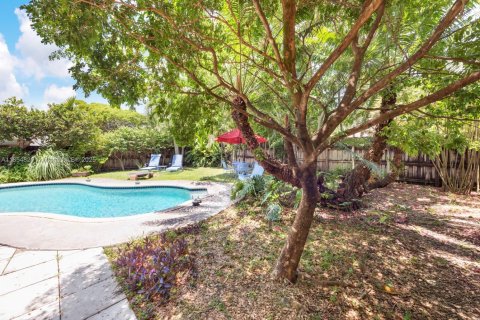 House in Biscayne Park, Florida 3 bedrooms, 130.34 sq.m. № 1872738 - photo 28