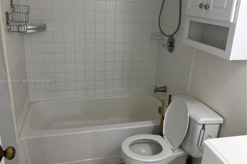 Снять в аренду кондоминиум в Майами, Флорида 2 спальни, 74.14м2, № 2024488 - фото 5