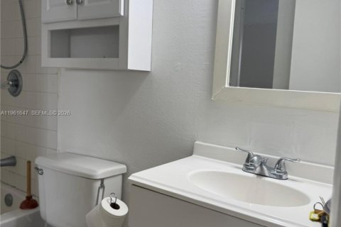 Снять в аренду кондоминиум в Майами, Флорида 2 спальни, 74.14м2, № 2024488 - фото 12