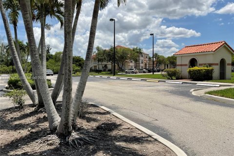 Copropriété à louer à Margate, Floride: 1 chambre, 66.15 m2 № 2046245 - photo 3