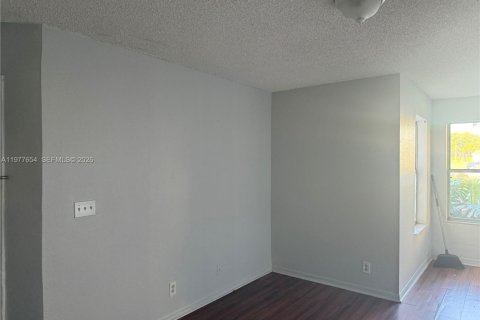 Copropriété à louer à Margate, Floride: 1 chambre, 66.15 m2 № 2046245 - photo 10