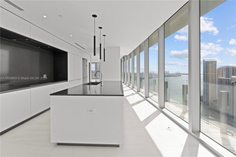 Condominio en venta en Miami, Florida, 5 dormitorios, 371.05 m2 № 2012875 - foto 11