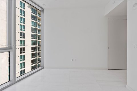 Condominio en venta en Miami, Florida, 5 dormitorios, 371.05 m2 № 2012875 - foto 27