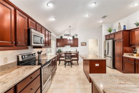 House in The Villages, Florida 3 bedrooms, 194.72 sq.m. № 2389014 - photo 28