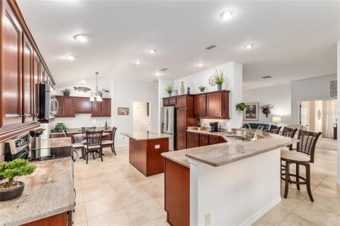 House in The Villages, Florida 3 bedrooms, 194.72 sq.m. № 2389014 - photo 22