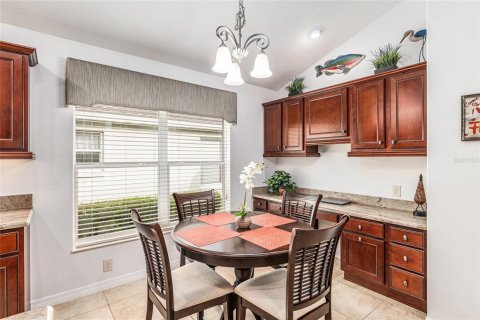 House in The Villages, Florida 3 bedrooms, 194.72 sq.m. № 2389014 - photo 29