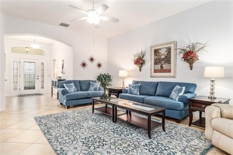 House in The Villages, Florida 3 bedrooms, 194.72 sq.m. № 2389014 - photo 15