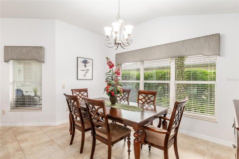 House in The Villages, Florida 3 bedrooms, 194.72 sq.m. № 2389014 - photo 20