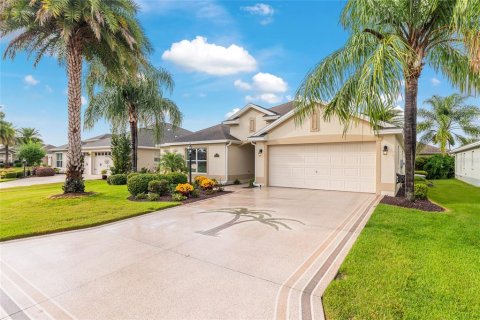 House in The Villages, Florida 3 bedrooms, 194.72 sq.m. № 2389014 - photo 3