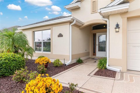 House in The Villages, Florida 3 bedrooms, 194.72 sq.m. № 2389014 - photo 7