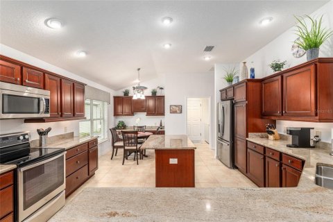 House in The Villages, Florida 3 bedrooms, 194.72 sq.m. № 2389014 - photo 24