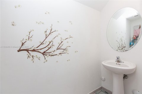 Townhouse in Davie, Florida 3 bedrooms, 149.57 sq.m. № 1849209 - photo 16