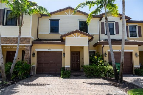 Townhouse in Davie, Florida 3 bedrooms, 149.57 sq.m. № 1849209 - photo 1