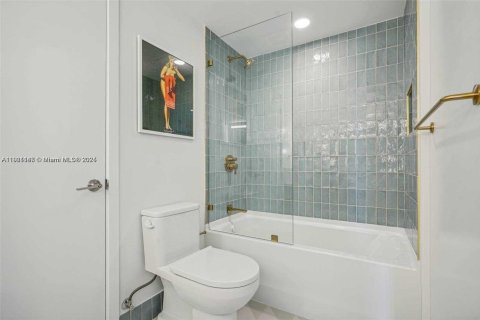 Condominio en alquiler en Miami, Florida, 1 dormitorio, 44.41 m2 № 2053130 - foto 8