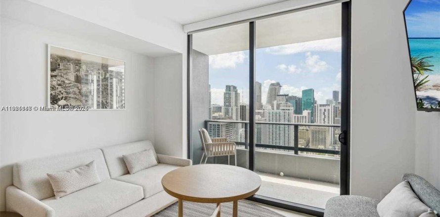 Condominio en Miami, Florida, 1 dormitorio  № 2053130