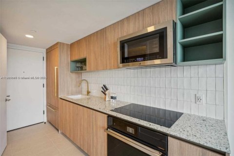 Condominio en alquiler en Miami, Florida, 1 dormitorio, 44.41 m2 № 2053130 - foto 2
