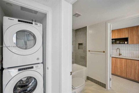 Condominio en alquiler en Miami, Florida, 1 dormitorio, 44.41 m2 № 2053130 - foto 6