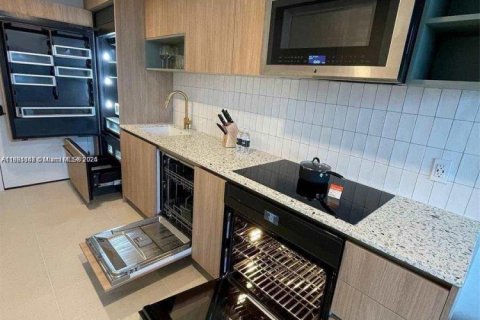 Condominio en alquiler en Miami, Florida, 1 dormitorio, 44.41 m2 № 2053130 - foto 3