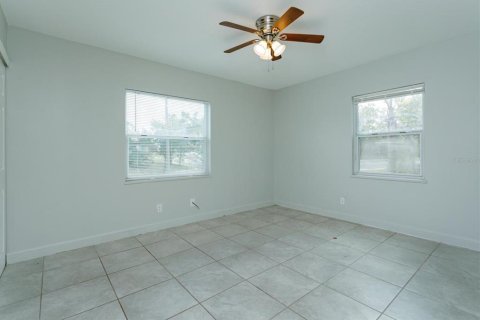 House in Casselberry, Florida 3 bedrooms, 94.02 sq.m. № 1810108 - photo 10