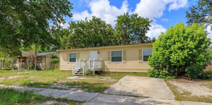 House in Casselberry, Florida 3 bedrooms, 94.02 sq.m. № 1810108