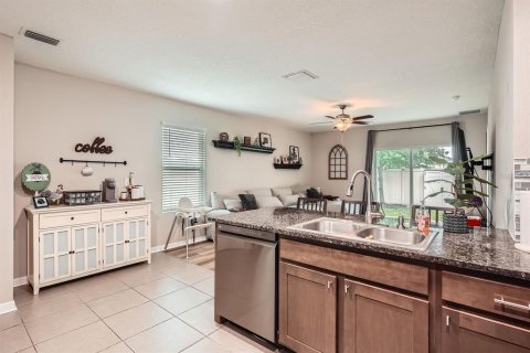 House in Wesley Chapel, Florida 3 bedrooms, 140.84 sq.m. № 1810098 - photo 10