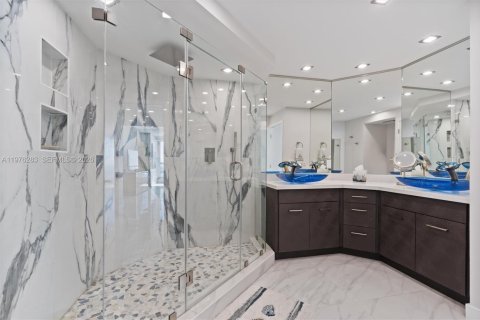 Condo in Fort Lauderdale, Florida, 2 bedrooms  № 2040481 - photo 23