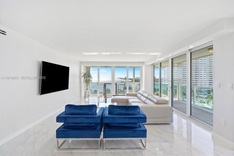 Condo in Fort Lauderdale, Florida, 2 bedrooms  № 2040481 - photo 5
