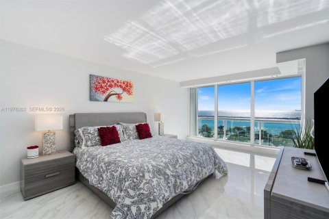 Condo in Fort Lauderdale, Florida, 2 bedrooms  № 2040481 - photo 24